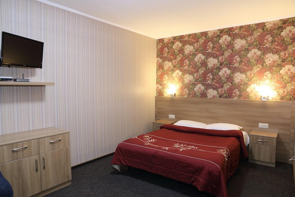 Ukrainian Hotel Service Apartments Kyiv Exterior photo